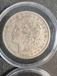5 US SILVER DOLLARS 2 SILVER EAGLES 2 PEACE DOLLARS 1 MORGAN