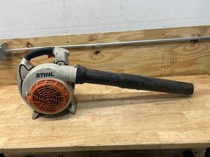 lot 67 image: STIHL BG 86 Gas Powered Handheld Blower