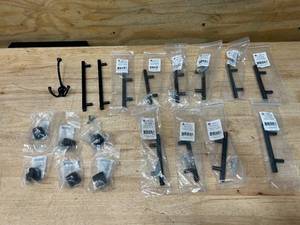 lot 80 image: Lot of Drawer PullsVarious Hardware