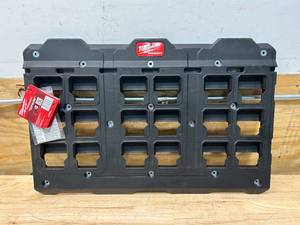 lot 50 image: MILWAUKEE PACKOUT Large Wall Plate