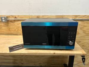 lot 83 image: GALANZ 2.2 cu. ft. Countertop Microwave ExpressWave in Stainless Steel with Sensor Cooking Technology
