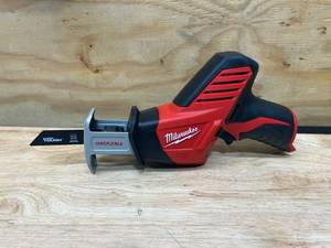 lot 100 image: MILWAUKEE M12 12V Lithium-Ion HACKZALL Cordless Reciprocating Saw (Tool-Only)