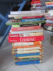 lot 807 image: PIONEER WOMAN COOKBOOK COLLECTION, TASTE OF HOME, FAMILY CIRCLE AND MORE