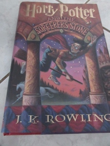 lot 815 image: HARRY POTTER AND THE SORCERERS STONE - FIRST AMERICAN EDITION