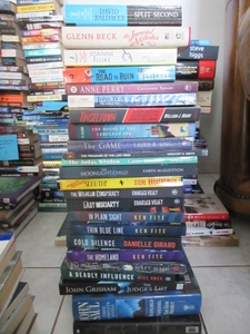 lot 822 image: GRISHAM, SAUL, VELEY, FITE, BALDACCI AND MORE