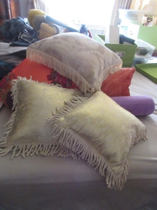 lot 301 image: DECORATIVE PILLOWS