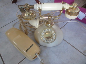 lot 419 image: ANTIQUE PUSH BUTTON PHONE AND BELL PRINCESS PHONE