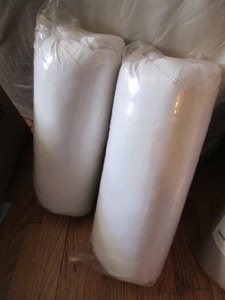 lot 304 image: SET OF 2 WHITE GOOSE FEATHER PILLOWS BRAND NEW
