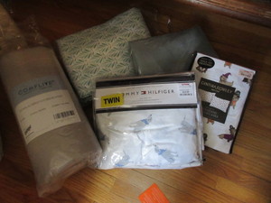 lot 306 image: NEW TWIN AND TWIN XL BEDDING