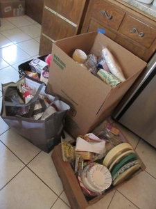 lot 600 image: HUGE LOT OF PAPER AND PARTY SUPPLIES