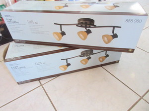 lot 416 image: BRAND NEW 3 LIGHT TRACK LIGHTING