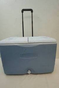 Rubbermaid cooler