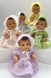 lot 2 image: Vintage Madame Alexander Dionne Quintuplets Set of 5 Composition Dolls