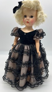 lot 25 image: Vintage 1950s American Character SWEET SUE Doll