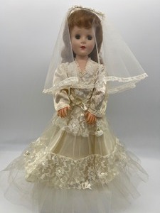 lot 42 image: Vintage American Character Bride Doll