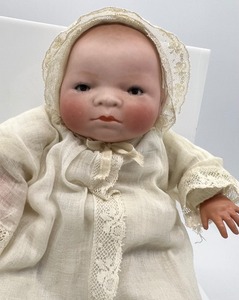 lot 44 image: Vintage Grace Putnam Bye-lo Doll - Sleepy Eyes - Ivory Christening Dress