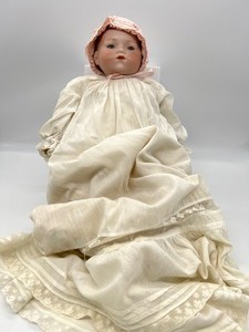lot 46 image: Vintage Armand Marseille Dream Baby Doll
