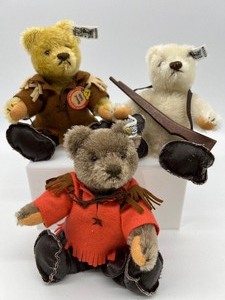 lot 17 image: Steiff Nimrod Mohair Bear Set of 3 - West Germany - Limited Edition