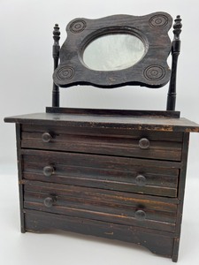 lot 58 image: Antique Vintage Dolls Dresser