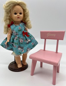 lot 80 image: Vintage Ginny Vogue Doll with Ginny Pink Chair