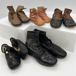lot 98 image: Antique Vintage Childs Leather Shoes