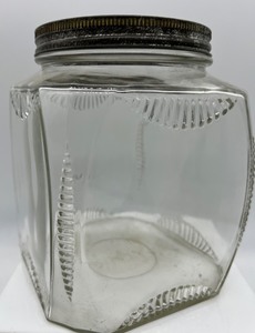lot 119 image: Cheer Up  Vintage Bottle and More