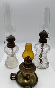 lot 122 image: Lot of 3 Vintage Mini Oil Lamps Including Acorn Lamps