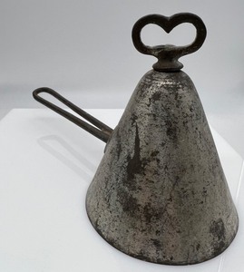 lot 156 image: Antique Conical Ice Cream Scoop