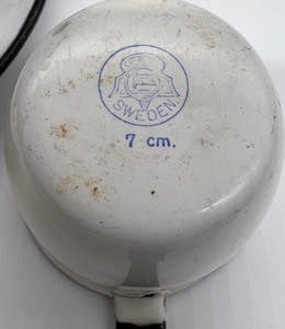 lot 157 image: Vintage Sweden Enamelware and Metal Pails
