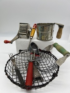lot 159 image: Vintage Kitchen Gadgets