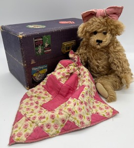 lot 174 image: Vintage Doll Trunk and Melodie Made Mohair Teddy Bear with Quilt