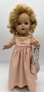 lot 177 image: Vintage Madame Alexander Princess Elizabeth with Original Tags