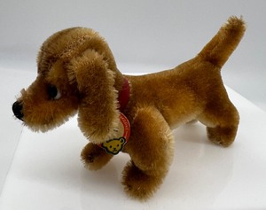 lot 183 image: Vintage Steiff Mohair Dachshund Dog HEXIE
