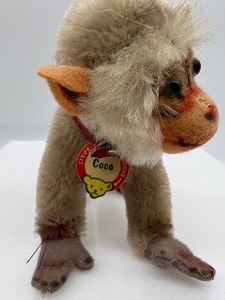lot 184 image: Vintage Steiff Mohair Monkey COCO