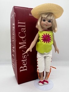 lot 206 image: Tonner Betsy McCall SITTING PRETTY BASIC BARBARA Doll
