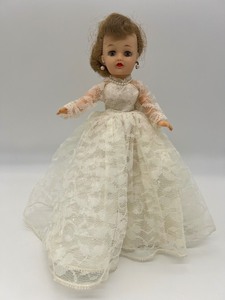 lot 210 image: Vintage Little Miss Revlon Doll - Bride