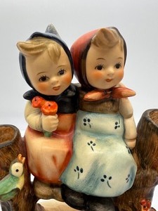 lot 214 image: Goebel Hummel Figurine COQUETTES - GIRLS ON FENCE