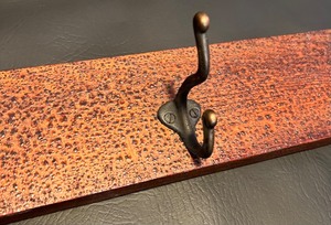 lot 231 image: Vintage Long Wood Coat Rack with 4 hooks
