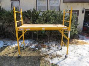 lot 13 image: 6 Multipurpose Scaffolding