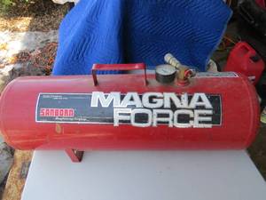 lot 19 image: Sanborn Magna Force Portable Air Tank