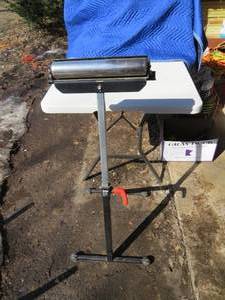 lot 47 image: Adjustable Folding Roller Stand