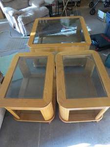 lot 86 image: 3 Piece Lot -Coffee Table and 2 End Tables
