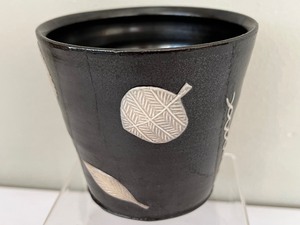 lot 11 image: Matthew Metz Pottery Mug