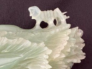 lot 16 image: Vintage Carved Jade Cricket Figurine