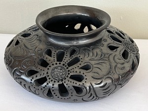 lot 28 image: Mexican Black Pottery Vessel and Clay Figurine