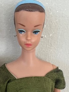 lot 26 image: Two Vintage Barbies