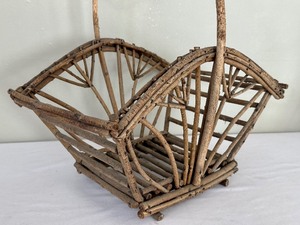 lot 103 image: Decorative Twig Basket from the Renaissance Fair