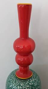 lot 56 image: Unique Artisan Art Glass Vase