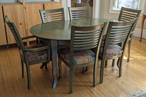 lot 85 image: Colorful and Unique Dining Table Set