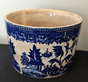 lot 112 image: Vintage Japanese Dolls and Dishes